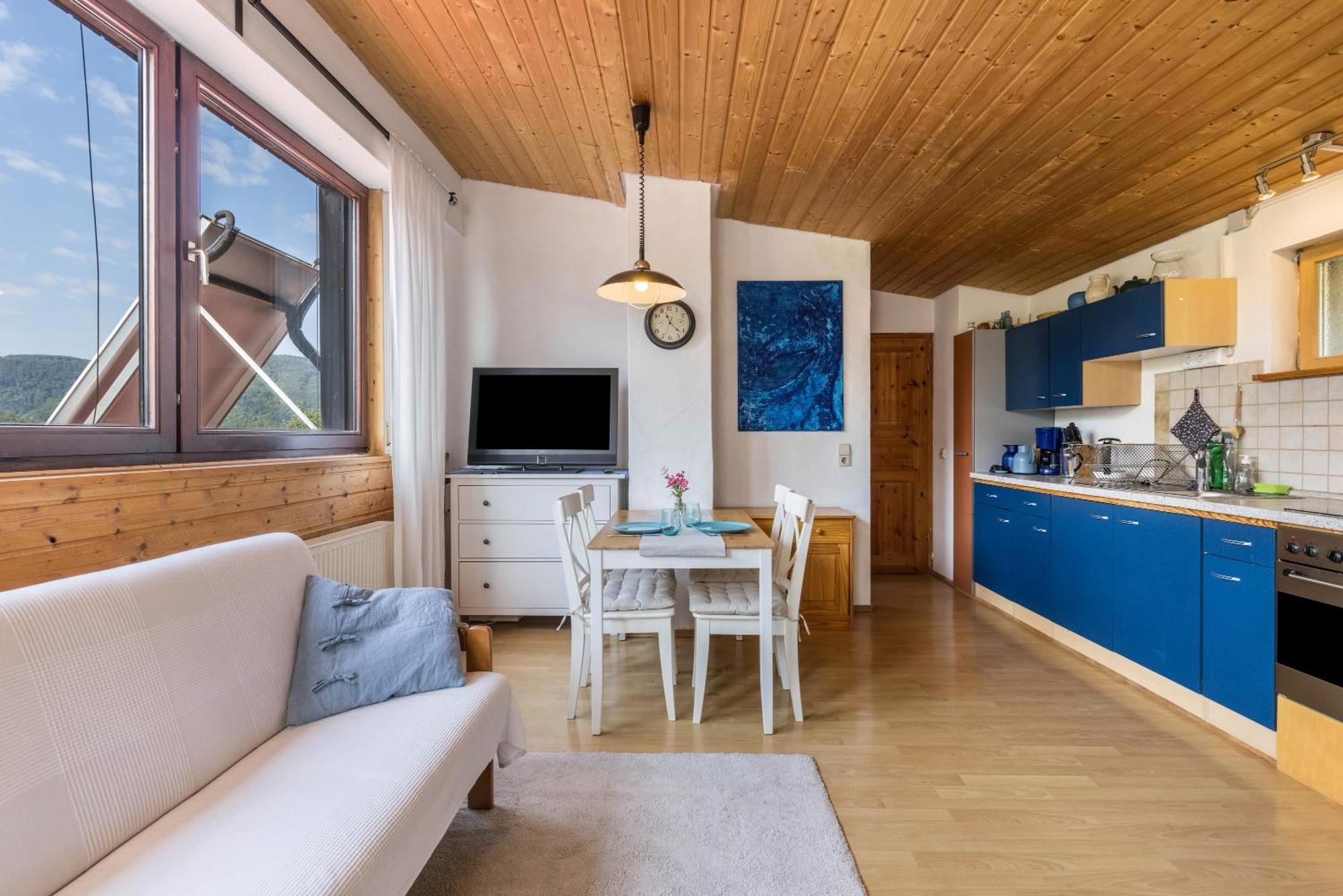 Ferienwohnung Am Samuelstein Bad Urach Exterior foto